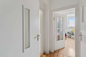 Charmante 1-Zimmer-Dachgeschosswohnung in zentraler Lage Düsseldorfs – Die vollständige Adresse der Immobilie erhältst du vom Anbieter., 40227 Oberbilk, Düsseldorf – Vorschaubild 9