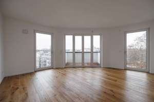 Exklusives Flair: 4-Raum-Wohnung mit Dachterrasse+Balkon und Skyline-Blick über Leipzig