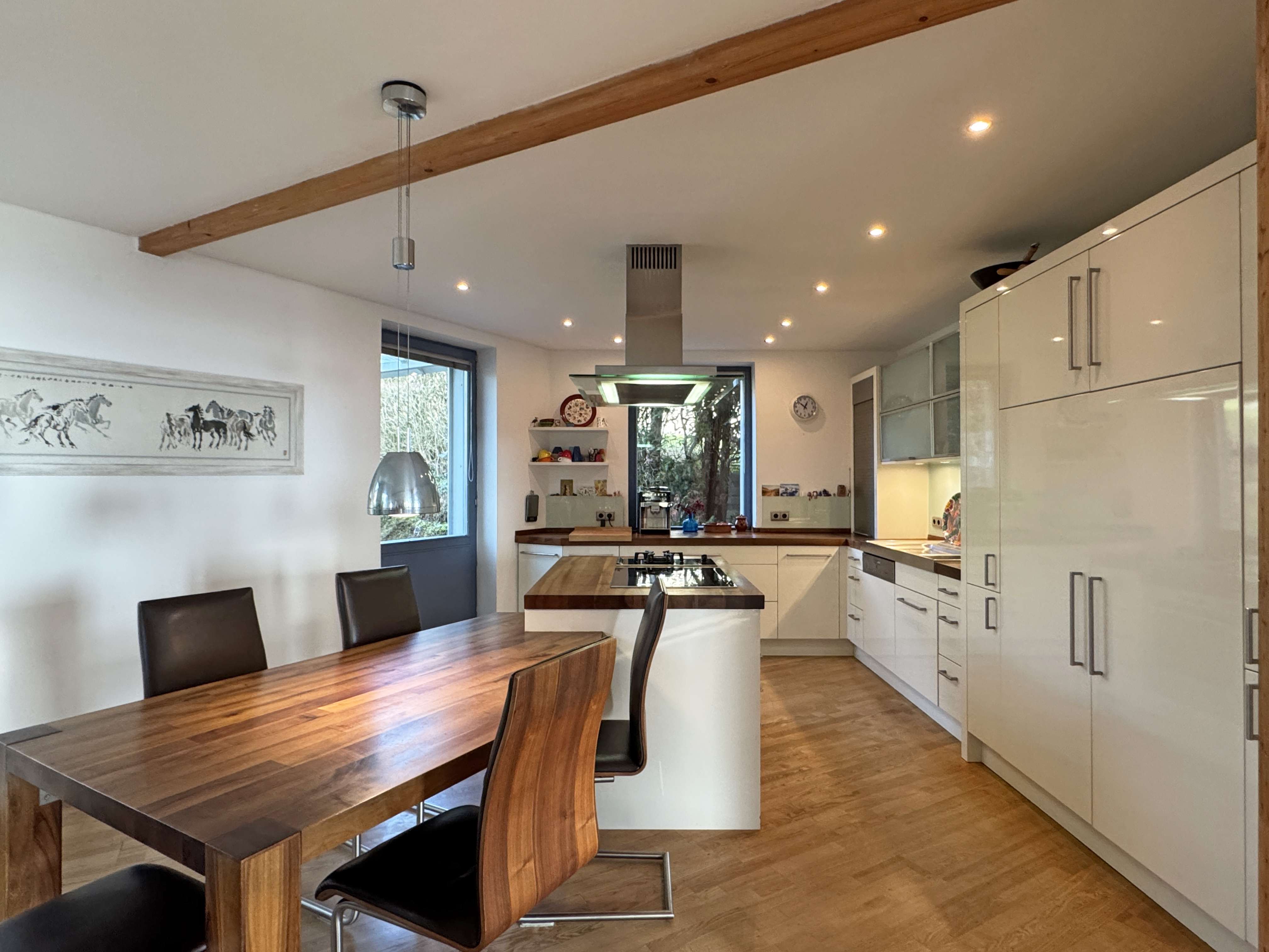 Immobilie in Untersiemau - Ein Architektur-Unikat: Individuelles Passivhaus mit ikonischem Sechseck-Dach - Bild 0