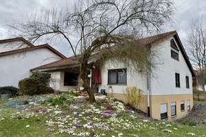 Einfamilienhaus mit Einliegerwohnung und ausgebautem Dachboden in Ulm/Böfingen
