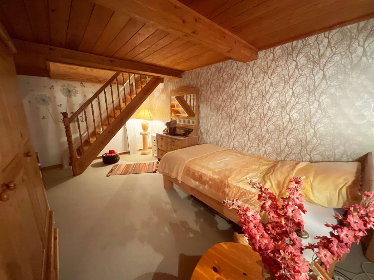 Immobilie in Risum-Lindholm - Reetdachkate mit historischem Flair & Gartenidylle vereint - Bild 3