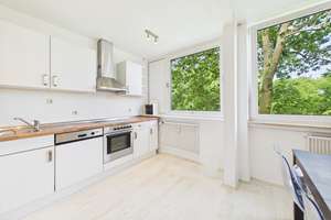 Einziehen und wohlfühlen: Helle & großzügige 3-Zi.-Eigentumswohnung mit Garage in D-Kaiserswerth – 40489 Kaiserswerth, Düsseldorf – Vorschaubild 9