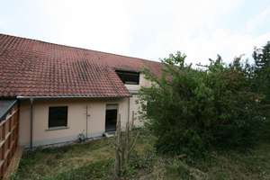 Reihenmittelhaus mit Potenzial in ruhiger Wohnlage von Ritschenhausen – Die vollständige Adresse der Immobilie erhältst du vom Anbieter., 98617 Ritschenhausen – Vorschaubild 2