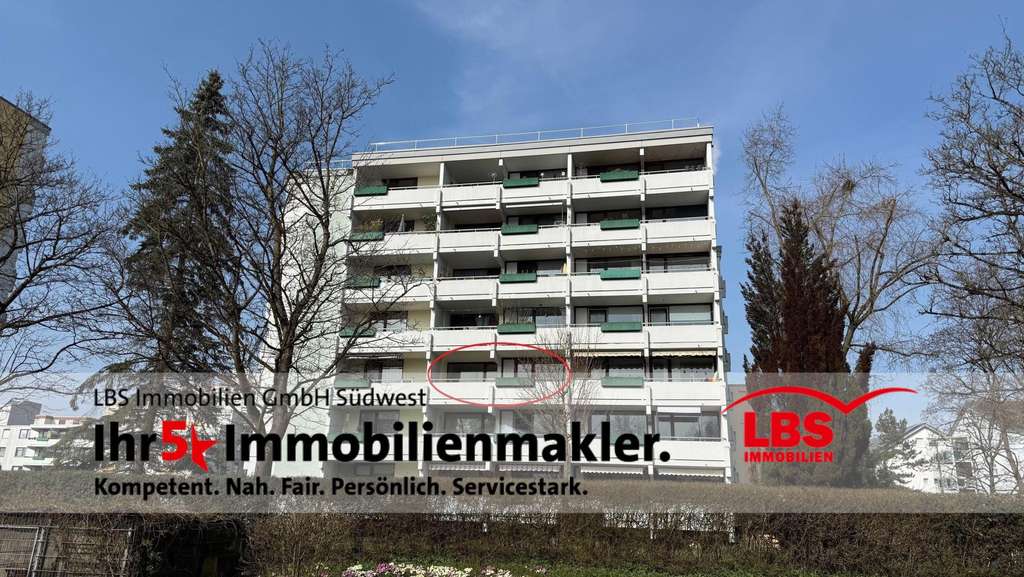 Immobilie in Konstanz - Renovierungs-/ Sanierungsbedürftige 2-Zi.-ETW im 2.OG mit Aufzug zzgl. TG-Stellplatz (Duplex)  - Bild 0