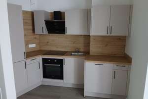 Exklusives Wohnen: 3-Zimmer-Wohnung mit Balkon – Petrusstraße 9, 72461 Albstadt – Vorschaubild 2