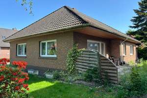 Osternburg - Bezugsfreier Bungalow mit 2 Schlafräumen + Vollkeller. Ideal für den kleinen Haushalt!