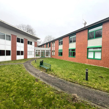 Sofort Verfügbar | Kostenlose Parkplätze