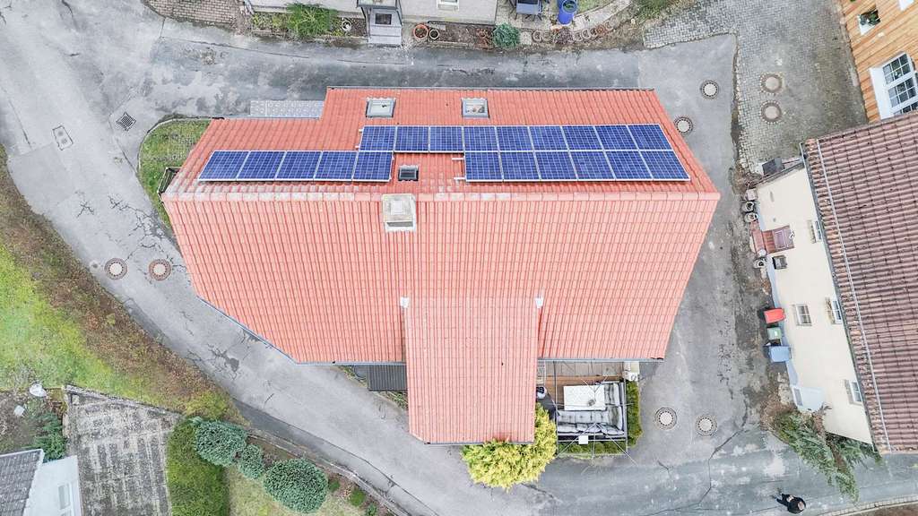 Immobilie in Bad Pyrmont - Gepflegtes Einfamilienhaus in Bad Pyrmont/ Eichenborn – energieeffizient mit PV & neuem Dach! - Bild 3