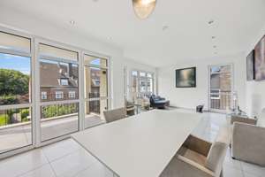 Wunderschöne 3-Zimmer-Wohnung in exponierter Lage von Benrath – barrierefrei – Die vollständige Adresse der Immobilie erhältst du vom Anbieter., 40597 Benrath, Düsseldorf – Vorschaubild 4