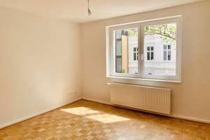 Charmante 2-Zimmer-Altbauwohnung nach Totalsanierung in ruhiger Wohnlage nahe Rüttenscheider Straße