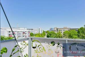 Stilvolle 2-Raum-Dachgeschosswohnung mit Aufzug, Küchenzeile, Balkon & TG-Stellplatz in Chemnitz