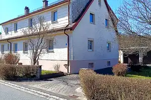 Großzügige Doppelhaushälfte mit 8 Zimmern, Doppelgarage und Garten in Friedenfels – Tirschenreuth (Kreis) – Vorschaubild 1