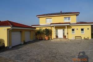 Zukunftsorientiertes KfW40Plus-Einfamilienhaus mit PV-Anlage – Die vollständige Adresse der Immobilie erhältst du vom Anbieter., 97725 Elfershausen – Vorschaubild 1