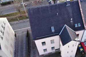 Wohnen & Vermieten: Mehrfamilienhaus mit Garten und Entwicklungspotenzial – Die vollständige Adresse der Immobilie erhältst du vom Anbieter., 9350 Lichtenstein/Sachsen – Vorschaubild 1