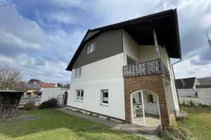 Geräumiges Zweifamilienhaus mit Südbalkon, Garage und schönem Garten! – Tirschenreuth (Kreis) – Vorschaubild 3