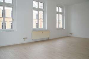 Großzügige 3 Raum-Wohnung mit Balkon, 2 Bäder, SP anmietbar!!! – Limbacher Str. 7, 9112 Schloßchemnitz, Chemnitz – Vorschaubild 1