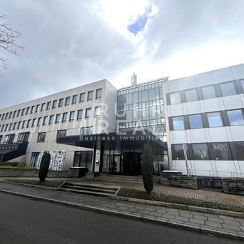 Vollständig modernisiert | Über 100 PKW-Stellplätze