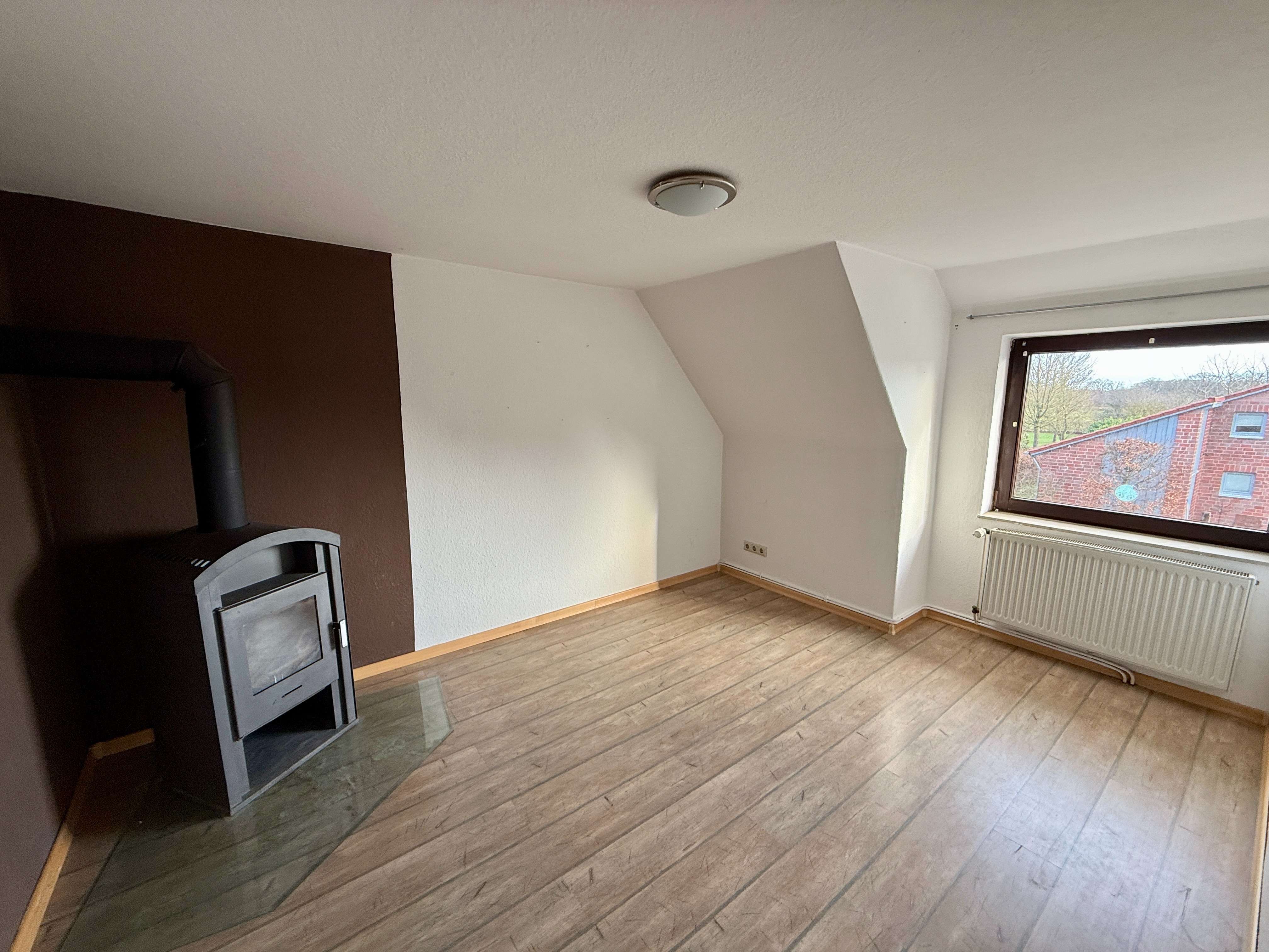 Immobilie in Wietzen - Modernisiertes Zweifamilienhaus mit Einliegerwohnung, Specksteinofen und PV Anlage in Wietzen! - Bild 1