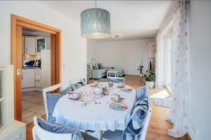 Möbliert: Schöne möblierte Gartenwohnung in Feldmoching – 80995 Feldmoching, München – Vorschaubild 1