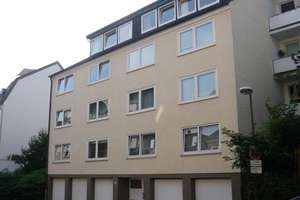 Helle Etagenwohnung mit Loggia