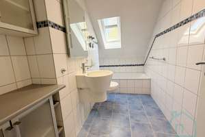 Helle Dachgeschosswohnung mit 
4 Zimmer, offene Küche und 
2 Bäder – 67069 Edigheim, Ludwigshafen am Rhein – Vorschaubild 6
