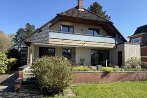 Gepflegtes 2-Familienhaus auf großem Grundstück am Volksdorfer Wald