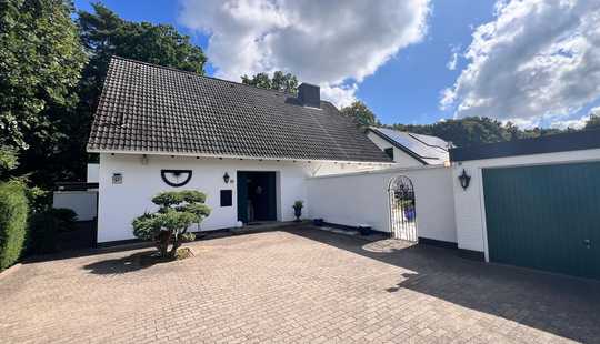 Bild von EFH mit Entwicklungspotential und direkter Waldlage in Hamburg-Hausbruch