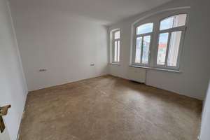 Große Drei-Raum-Wohnung mit Balkon in zentraler Lage - Zwickau  – Bahnhofstraße 60, 8056 Mitte-West, Zwickau – Vorschaubild 3