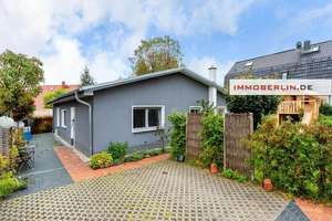 IMMOBERLIN.DE - Exzellenter Bungalow mit Ausbaupotential in wohnlicher Familienlage – Die vollständige Adresse der Immobilie erhältst du vom Anbieter., 12623 Mahlsdorf, Berlin – Vorschaubild 2