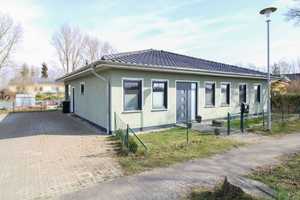 Familienfreundlicher Bungalow in Levenhagen – Ruhige Lage, moderne Ausstattung, stadtnahes Wohnen – Ostvorpommern (Kreis) – Vorschaubild 1