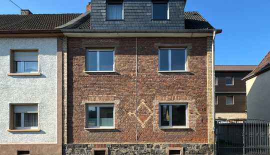 Bild von Zweifamilienhaus mit Scheune