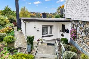 Großzügiges Einfamilienhaus mit Einliegerwohnung – zentrale Wohnlage am Schorenweg in Warstein – Die vollständige Adresse der Immobilie erhältst du vom Anbieter., 59581 Warstein – Vorschaubild 4