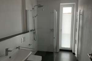 Attika-Traum: 3 Zimmer mit Balkon/Terrasse und Aufzug in Hamburg-Neugraben-Fischbek – Baumpieperweg 10, 21149 Neugraben-Fischbek, Hamburg – Vorschaubild 5