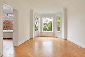 Stadtvilla mit großem Garten an der Grenze zu Eppendorf – Mit verschiedenen Nutzungskonzepten – Die vollständige Adresse der Immobilie erhältst du vom Anbieter., 22529 Lokstedt, Hamburg – Vorschaubild 4