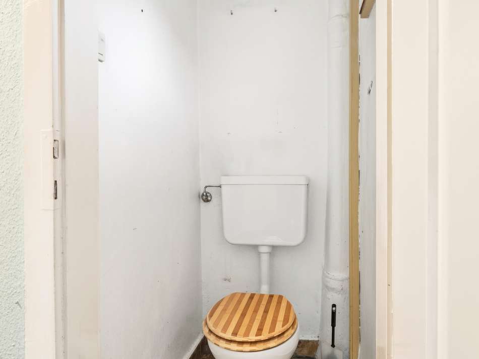 08 WC