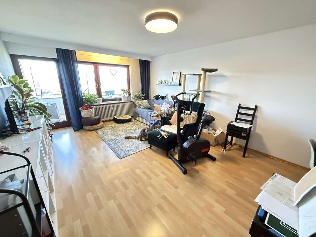 Immobilie in Vellberg - 3-ZIMMER-EIGENTUMSWOHNUNG
MIT BALKON UND STELLPLATZ
IN VELLBERG-DÜRRSCHING - Bild 3
