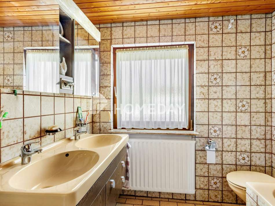 1. OG Badezimmer 1