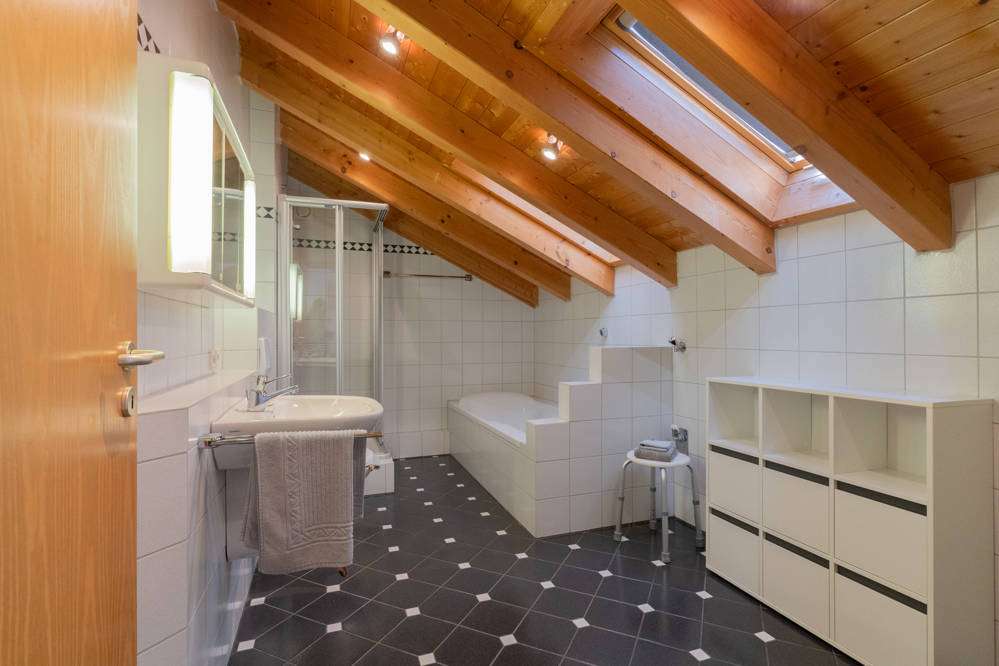 Immobilie in Hirschhorn - Wohnen an "der Perle des Neckartals"! Charmantes und sehr gepflegtes Zweifamilienhaus in Hirschhorn! - Bild 3