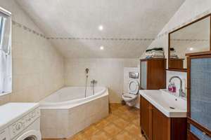 Property thumbnail 11