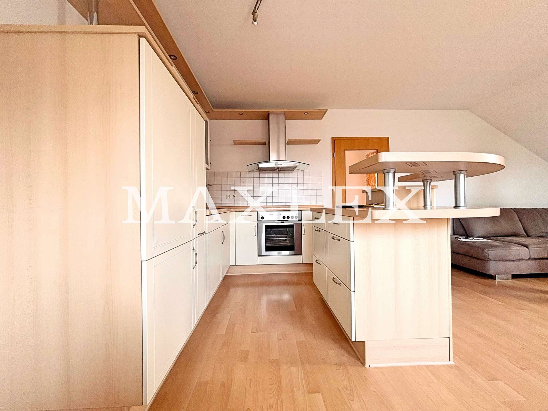 Immobilie in Salzweg - Stilvolle 2,5-Zimmer-Wohnung über zwei Ebenen - Bild 2