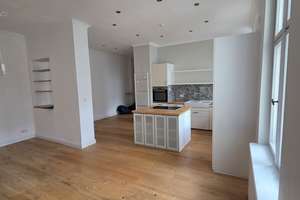 Hauptstadtmakler-Bezugsfreie Wohnung mit Loftcharakter, Balkon und Dachboden