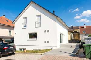 Zweifamilienhaus mit Einliegerwohnung – Flexibilität -Raum für Familie und Zukunft in Birkenfeld – Die vollständige Adresse der Immobilie erhältst du vom Anbieter., 75179 Oststadt, Pforzheim – Vorschaubild 1