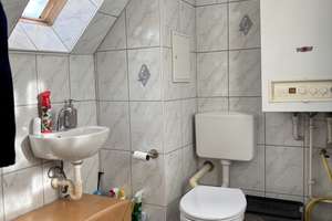 Gepflegte 2,5-Zimmer-Dachgeschosswohnung mit ausgebauter Dachbühne und Stellplatz in HN-Böckingen – Grünewaldstr. 9, 74080 Böckingen, Heilbronn – Vorschaubild 8