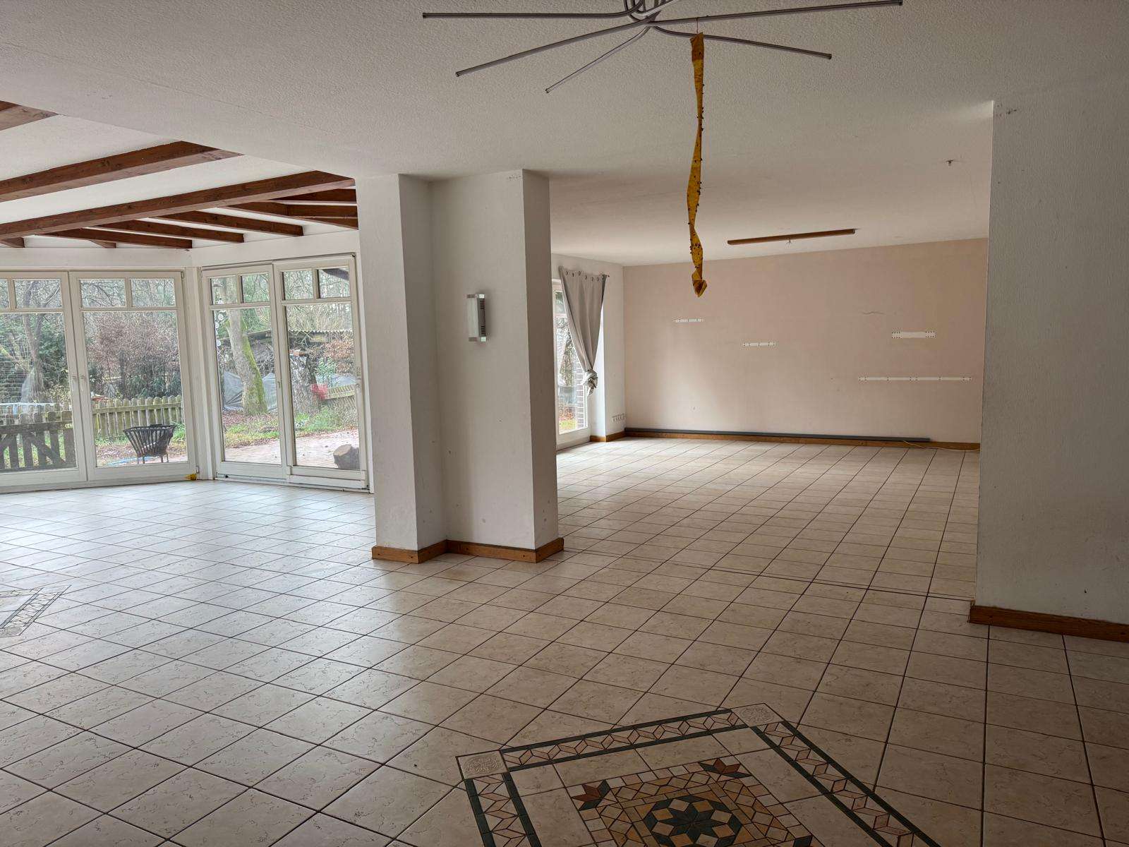 Immobilie in Lübtheen - Attraktives Architektenhaus für 2 Familien in ruhiger Lage-provisionsfrei - Bild 2