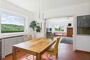 Familienfreundliche Residenz mit großem Garten im Grünen! – Wiesbaden – Vorschaubild 5