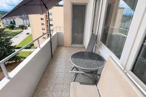 Vermietete 2-Zimmer-Wohnung mit Weitblick, Aufzug und Balkon - Kapitalanlage in Traunreut – Die vollständige Adresse der Immobilie erhältst du vom Anbieter., 83301 Traunreut – Vorschaubild 4