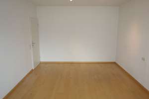 EINFAMILIEN-REIHENMITTELHAUS PARKETT 4 ZIMMER MOD. BÄDER+G-WC GARTEN TERRASSE GARAGE IN HASSELS – Oberheider Straße 35, 40599 Hassels, Düsseldorf – Vorschaubild 17