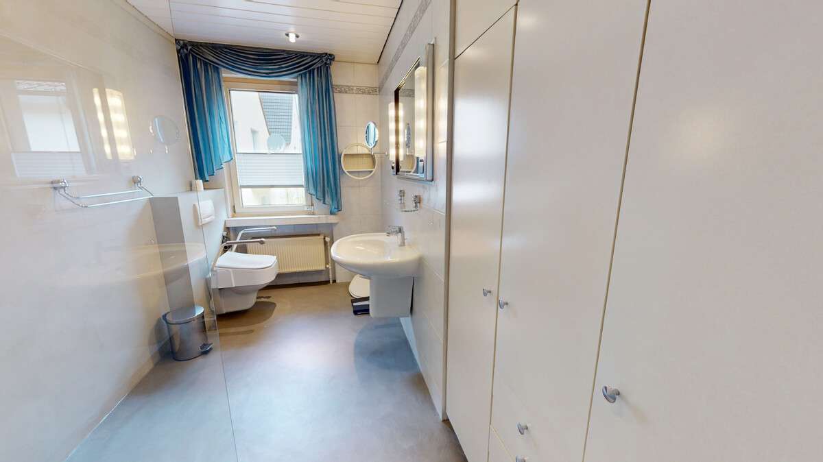 Immobilie in Werdohl - VR IMMO: Handwerkertraum: Zweifamilienhaus mit großer Garage und Werkstatt. - Bild 3