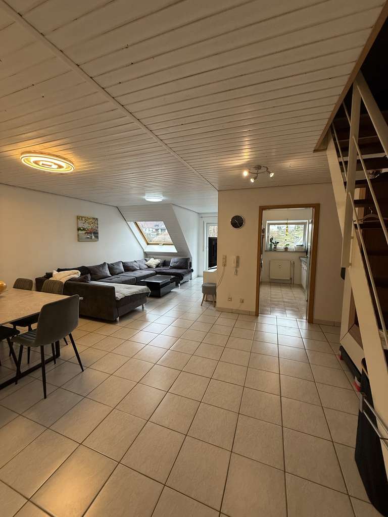 Immobilie in Haiterbach - Exklusive Maisonette-Wohnung mit Balkon und Carport - perfekt vermietet - Bild 0