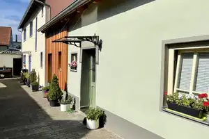 Zwei schöne Häuser auf einem Grundstück mit Hof und Garten und noch Potential – Main-Kinzig-Kreis – Vorschaubild 1